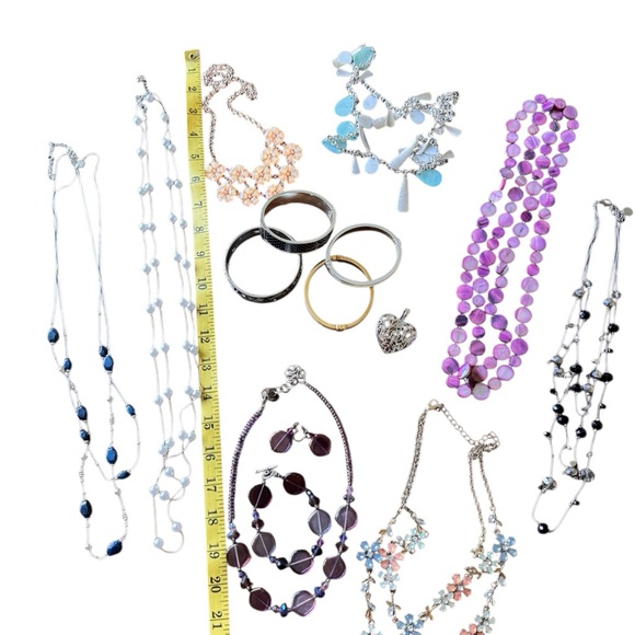 Costume Jewelry Bundle, Necklaces, Bracelets, Pendant/Earrings assorted colors - Picture 2 of 8